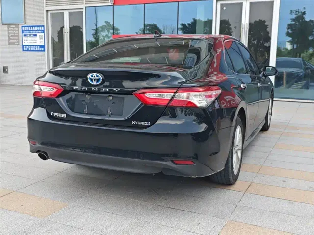 Toyota Camry 2021 Hybrid 2.5HGVP Leading Edition — Фото автомобиля 13