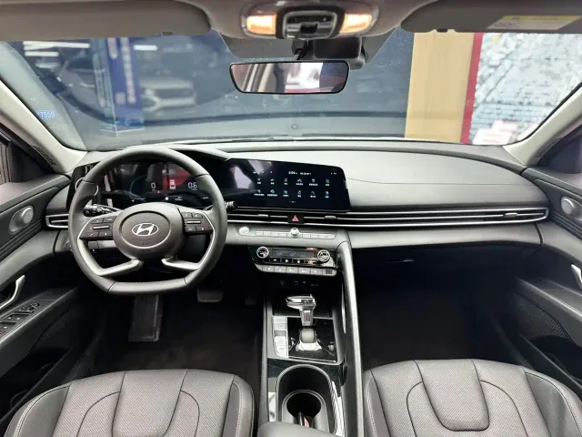 Hyundai Elantra — Фото автомобиля 18