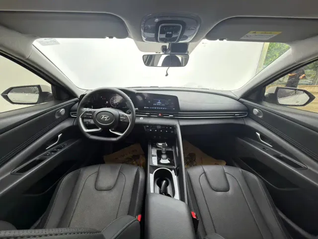 Hyundai Elantra — Фото автомобиля 16