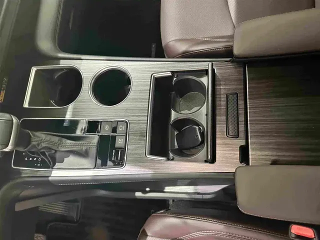 Toyota Granvia — Фото автомобиля 11