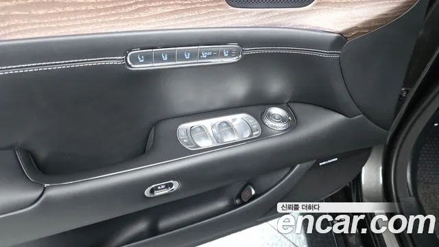 Genesis G90 Бензин 3.5 турбо AWD — Фото автомобиля 28