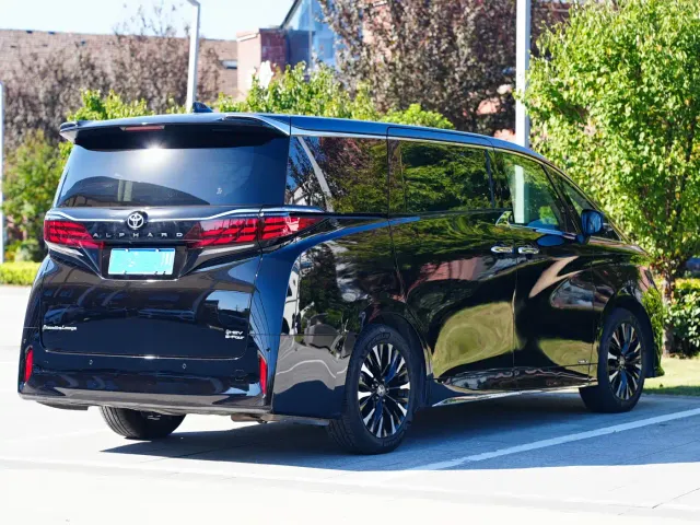 Toyota Alphard — Фото автомобиля 23