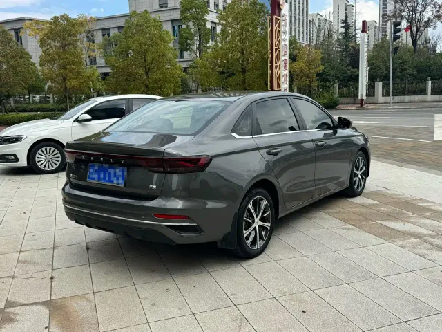 Geely Emgrand — Фото автомобиля 4