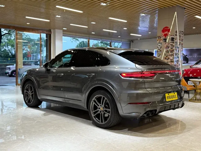 Porsche Cayenne — Фото автомобиля 6