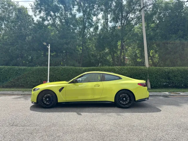 BMW M4 — Фото автомобиля 3