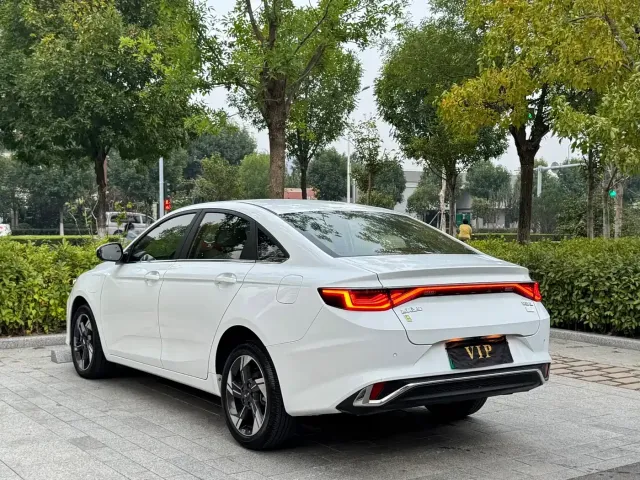 Geely Emgrand L — Фото автомобиля 7