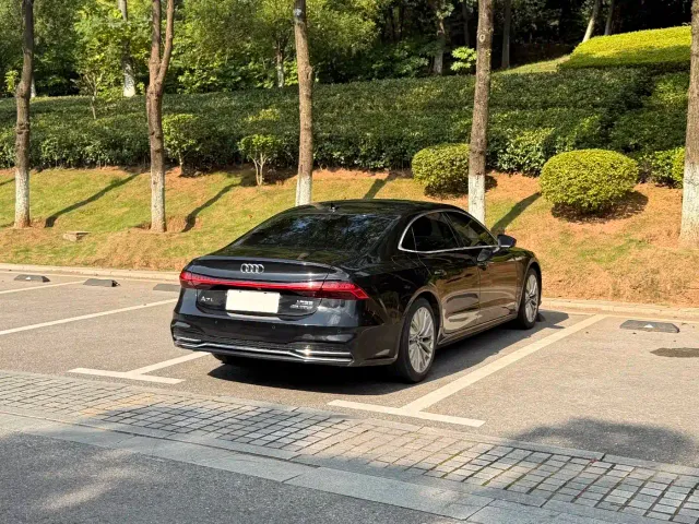 Audi A7L — Фото автомобиля 7