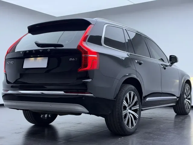 Volvo XC90 — Фото автомобиля 12