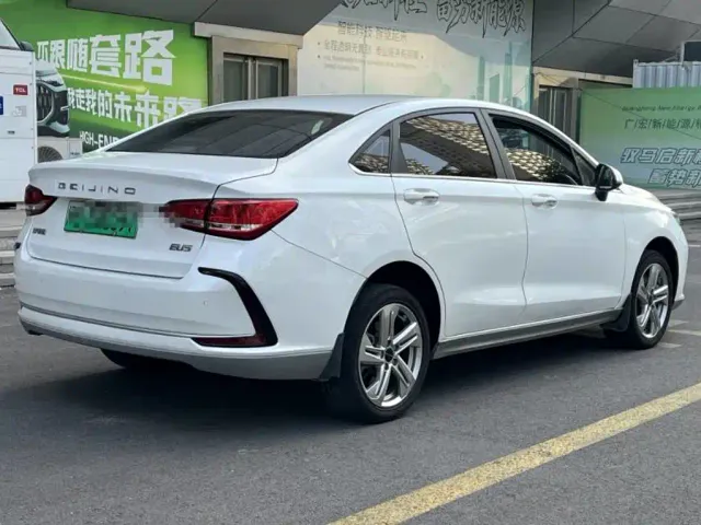 BAIC Beijing EU5 — Фото автомобиля 4