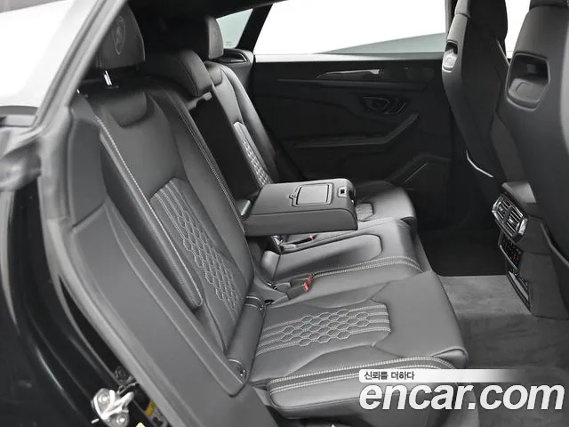 Lamborghini Urus — Фото автомобиля 12