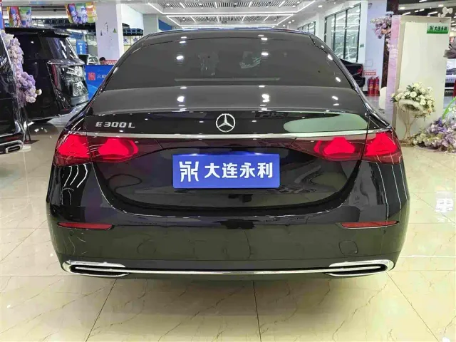 Mercedes-Benz E-Class — Фото автомобиля 14