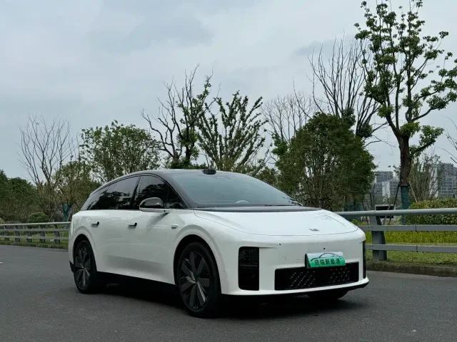 Li Auto i6 — Фото автомобиля 4