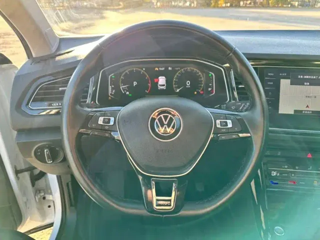Volkswagen T-Roc — Фото автомобиля 12