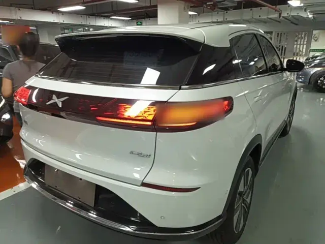 Xpeng G3 — Фото автомобиля 6