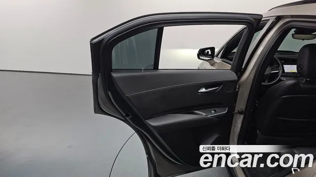 Cadillac XT4 2.0 Sport AWD — Фото автомобиля 23