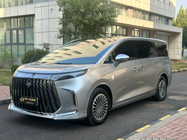 Фотография автомобиля — Arcfox Wendao V9