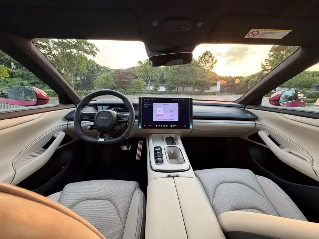 Xiaomi SU7 — Фото автомобиля 8