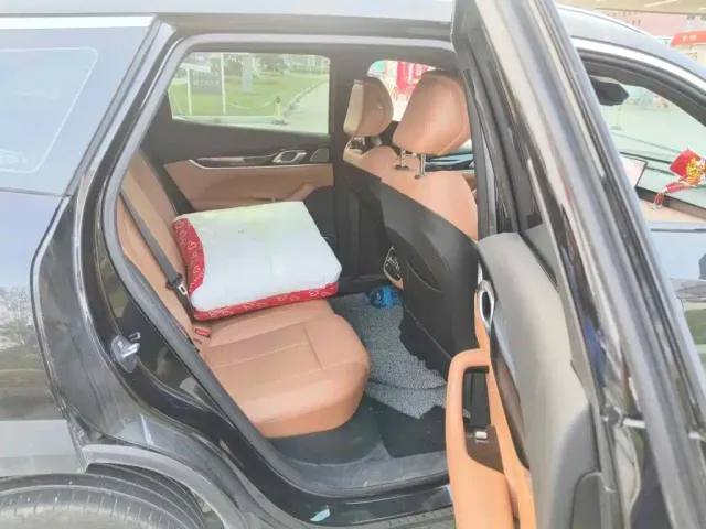 Geely Boyue L — Фото автомобиля 11