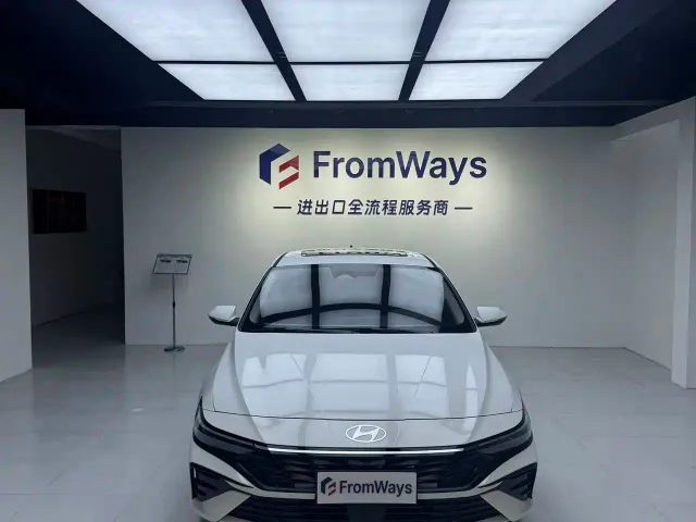 Hyundai Elantra — Фото автомобиля 2
