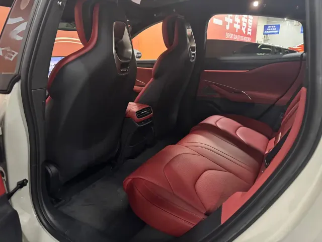 Xiaomi SU7 — Фото автомобиля 13