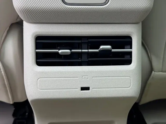 Toyota BoZhi 3X — Фото автомобиля 15