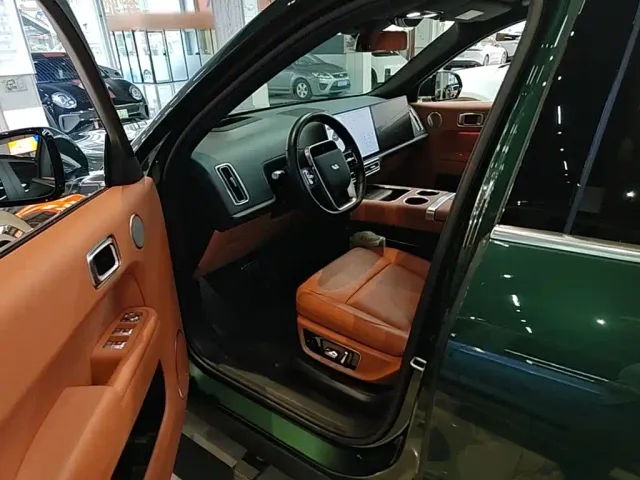 Li Auto L9 — Фото автомобиля 15