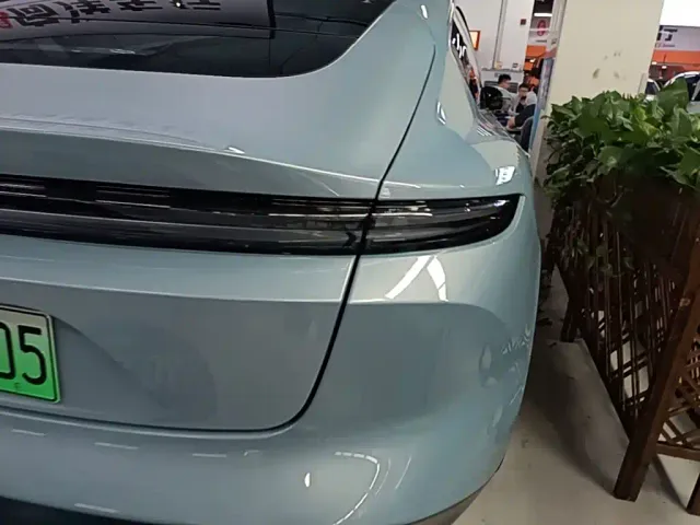 Nio ET5 — Фото автомобиля 7