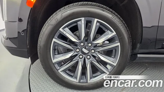 Cadillac Escalade Generation 5 — Фото автомобиля 5