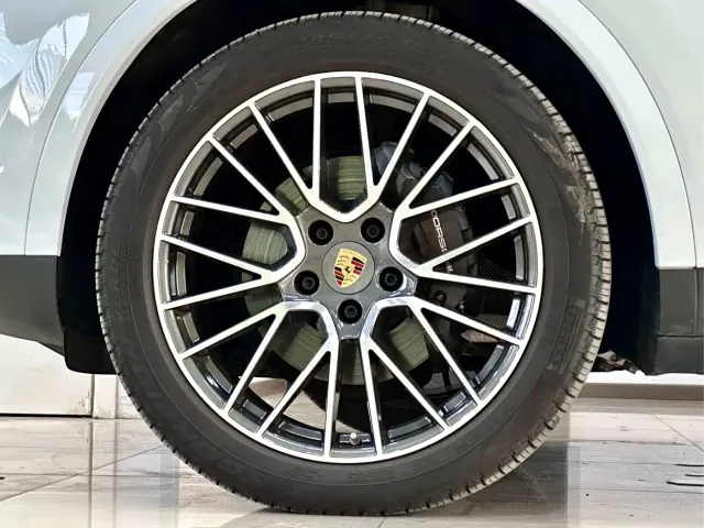Porsche Cayenne — Фото автомобиля 6