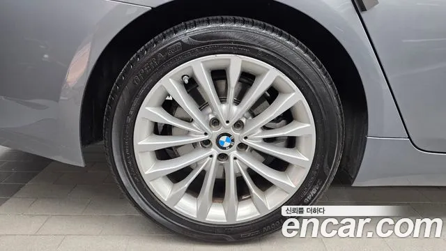 BMW 5 Series G30 — Фото автомобиля 5