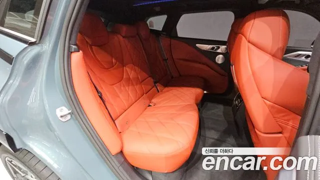 BMW XM — Фото автомобиля 25