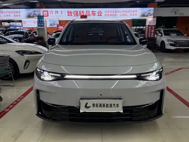 Leapmotor C10 — Фото автомобиля 2
