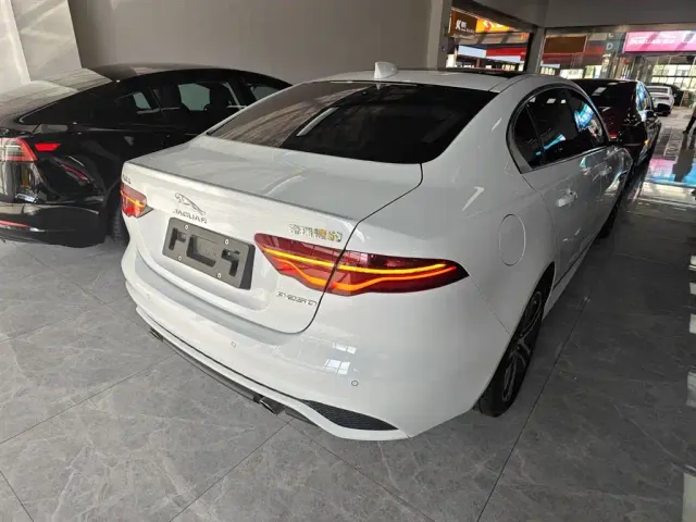 Jaguar XEL — Фото автомобиля 22