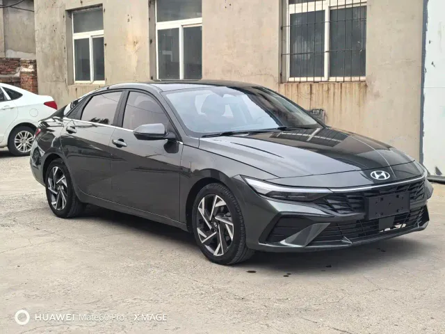 Hyundai Elantra — Фото автомобиля 3