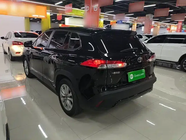 Toyota Corolla Cross — Фото автомобиля 4