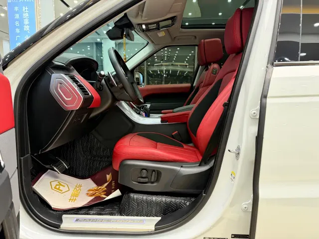 Land Rover Range Rover Sport — Фото автомобиля 4