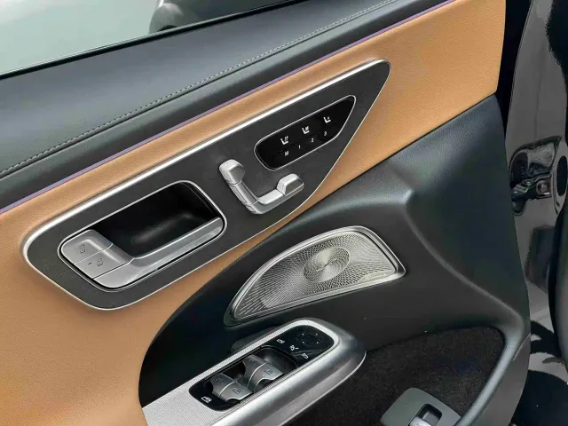 Mercedes-Benz E-Class — Фото автомобиля 9