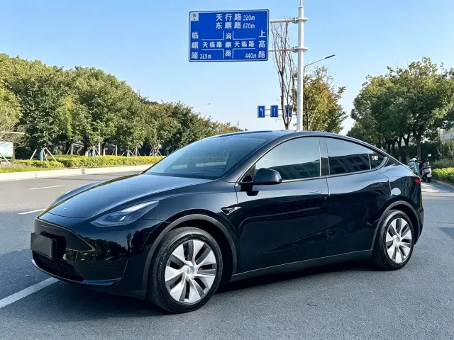 Фотография автомобиля — Tesla Model Y