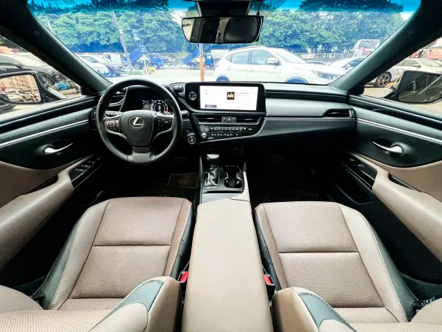 Lexus ES — Фото автомобиля 9
