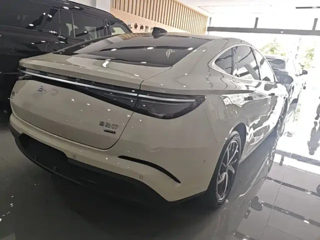 BYD Seal 07 DM-i — Фото автомобиля 6