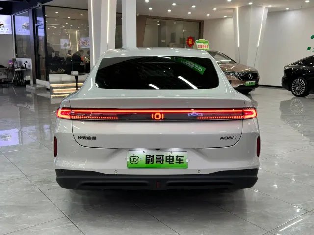 Changan Qiyuan A06 — Фото автомобиля 16