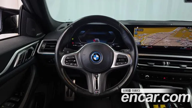 BMW i4 — Фото автомобиля 19