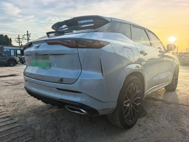 Changan Oshan Z6 EV — Фото автомобиля 12
