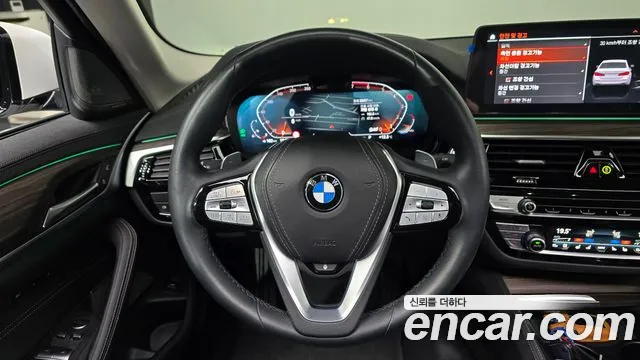 BMW 5-Series 5 серия (G30) 530i xDrive Luxury — Фото автомобиля 12