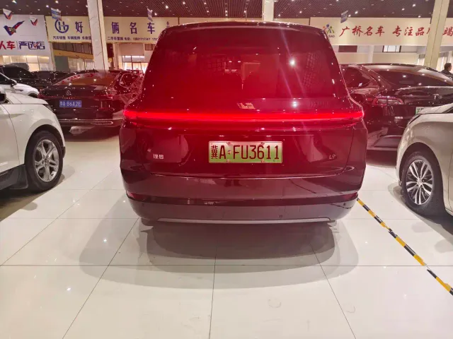 Li Auto L9 — Фото автомобиля 14