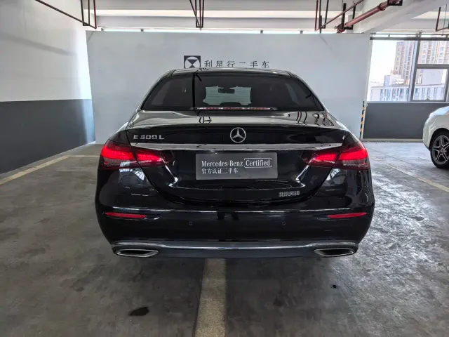 Mercedes-Benz E-Class — Фото автомобиля 11