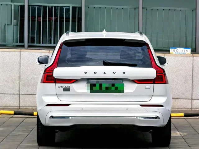 Volvo XC60 — Фото автомобиля 17