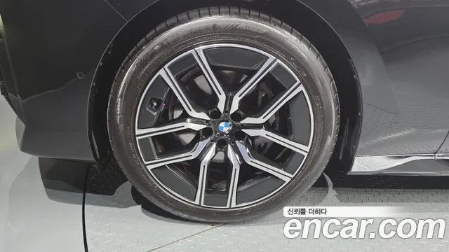BMW 7-Series — Фото автомобиля 5
