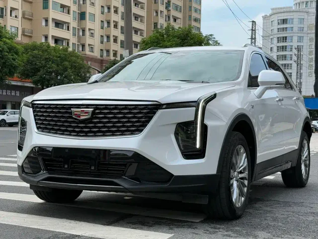 Фотография автомобиля — Cadillac XT4