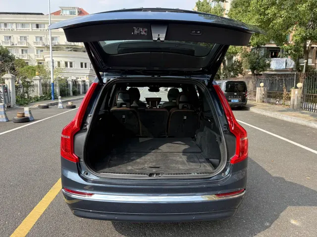 Volvo XC90 — Фото автомобиля 16